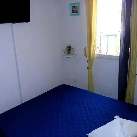 Coquette Bien Equipee Avec Et Mezzanine Villa *